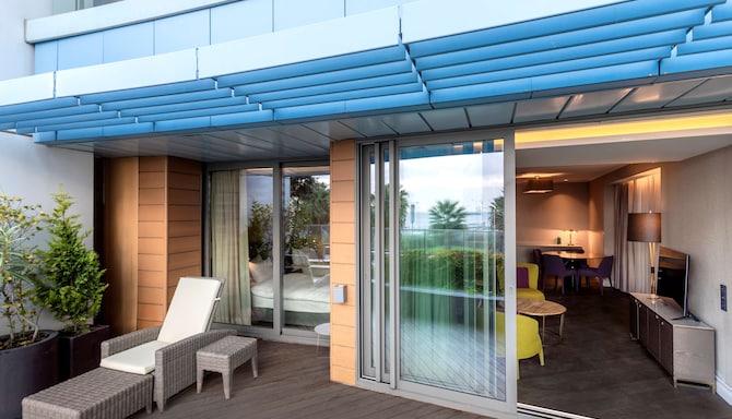 Radisson Blu Hotel Istanbul Ottomare - Junior suite with garden view & balcony