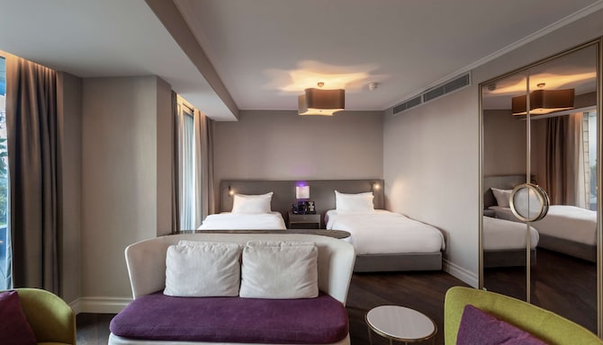 Radisson Blu Hotel Istanbul Ottomare - Junior suite with garden view & balcony
