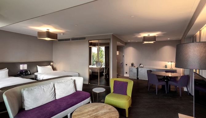 Radisson Blu Hotel Istanbul Ottomare - Junior suite with garden view & balcony