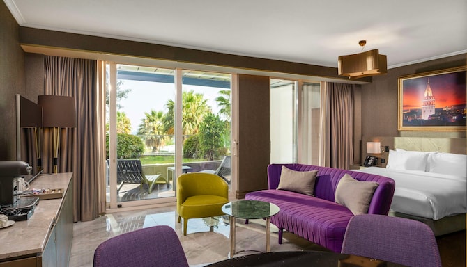 Radisson Blu Hotel, Istanbul Ottomare - Suite Room with Balcony-Garden View