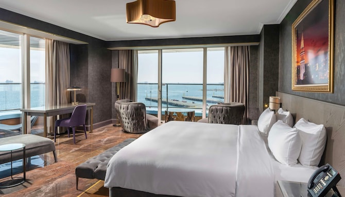 Radisson Blu Hotel, Istanbul Ottomare - Suite Room with Balcony-Sea view