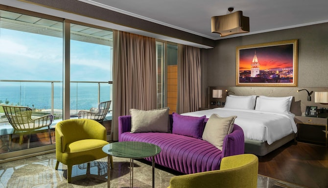 Radisson Blu Hotel, Istanbul Ottomare - Suite Room with Balcony-Sea view