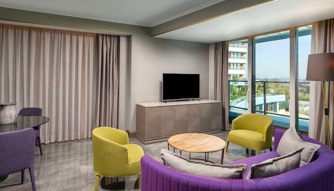 Radisson Blu Hotel, Istanbul Ottomare - Junior Suite with Balcony-Sea View