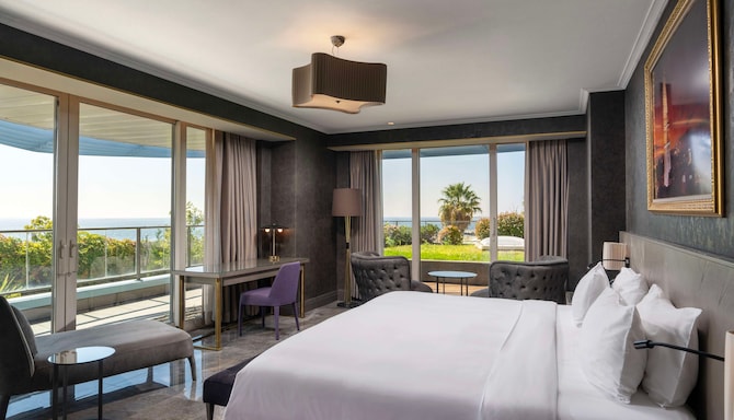 Radisson Blu Hotel, Istanbul Ottomare - Suite Room with Balcony-Garden view