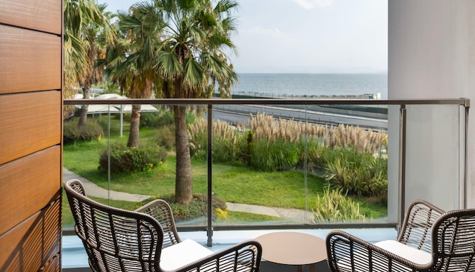 Radisson Blu Hotel, Istanbul Ottomare - Room View