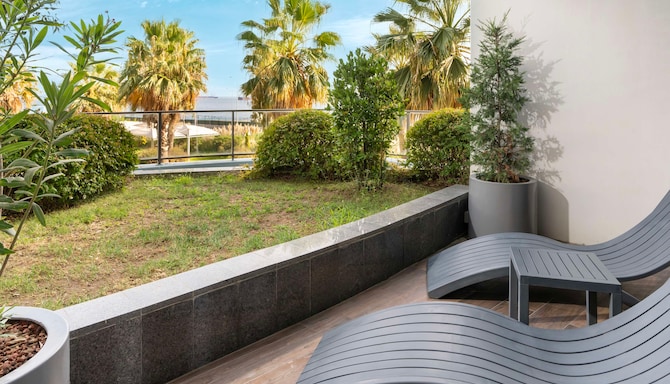 Radisson Blu Hotel, Istanbul Ottomare - Garden View