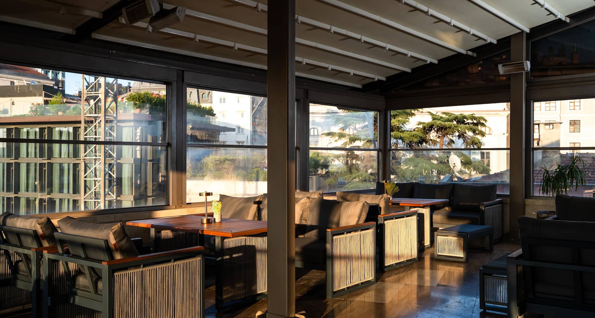 Radisson Blu Hotel, Istanbul Pera - Rooftop Luna Bar