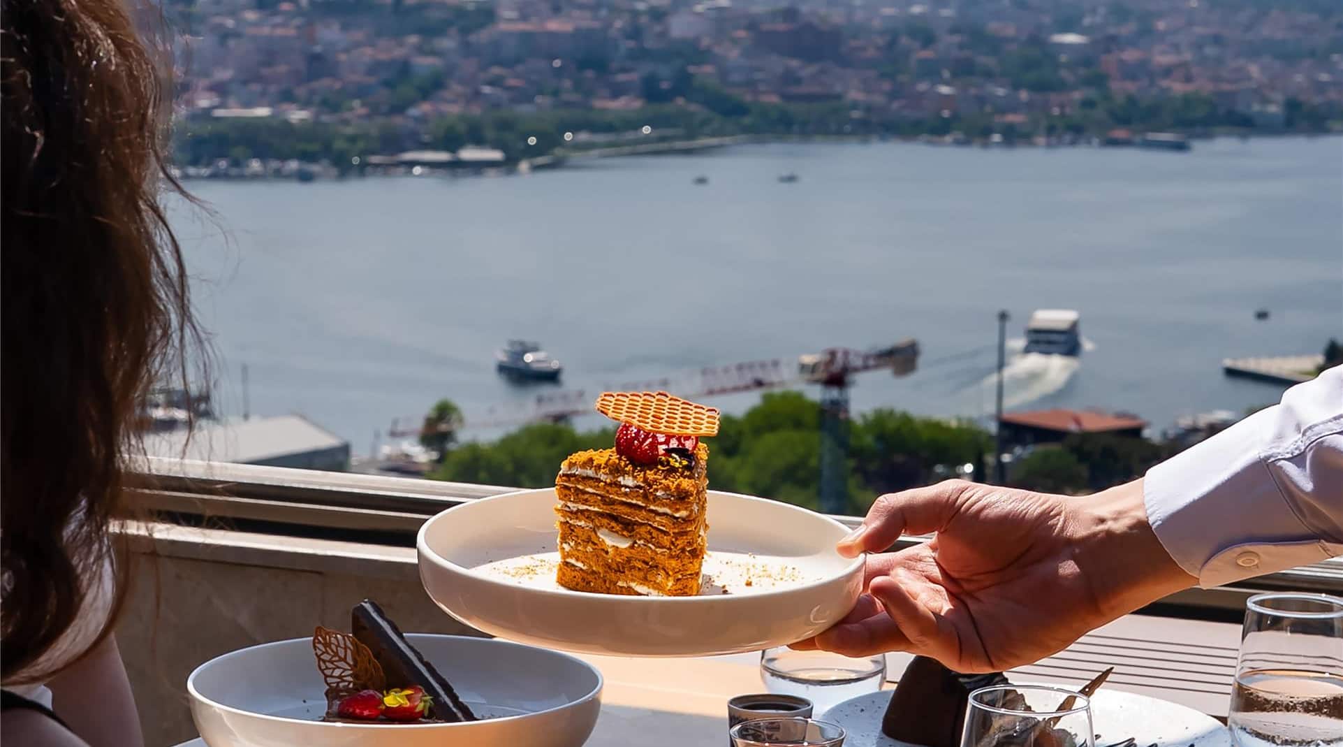 Radisson Blu Hotel, Istanbul Pera - Rooftop Restaurant