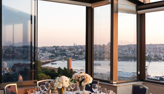 Radisson Blu Hotel, Istanbul Pera - Rooftop Restaurant