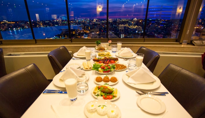 Radisson Blu Hotel, İstanbul Pera - Restoran