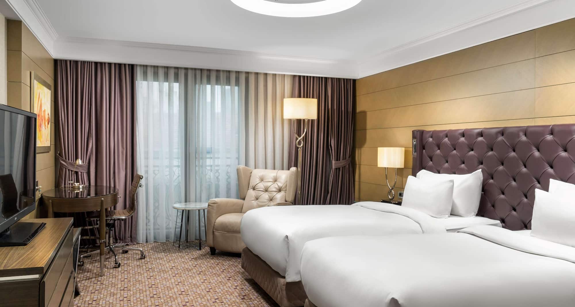 فندق راديسون بلو إسطنبول، شيشلي - غرفة تنفيذية بإطلالة على المدينة‬ مع إمكانية دخول الردهة