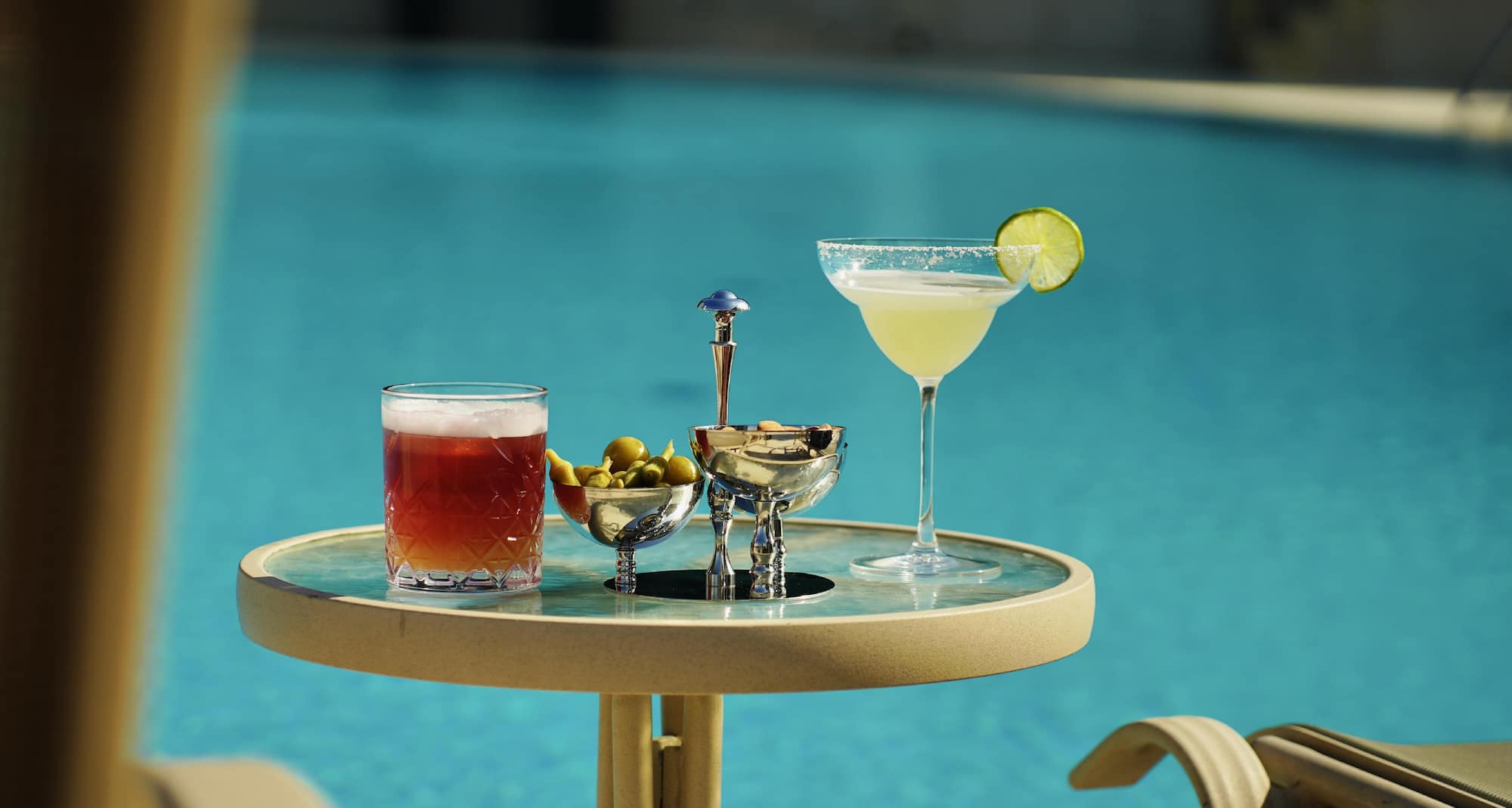 Radisson Blu Hotel, Istanbul Sisli - Pool Outdoor
