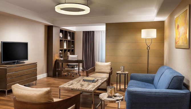 Radisson Blu Hotel, Istanbul Sisli - Superior Suite with kitchenette & lounge access