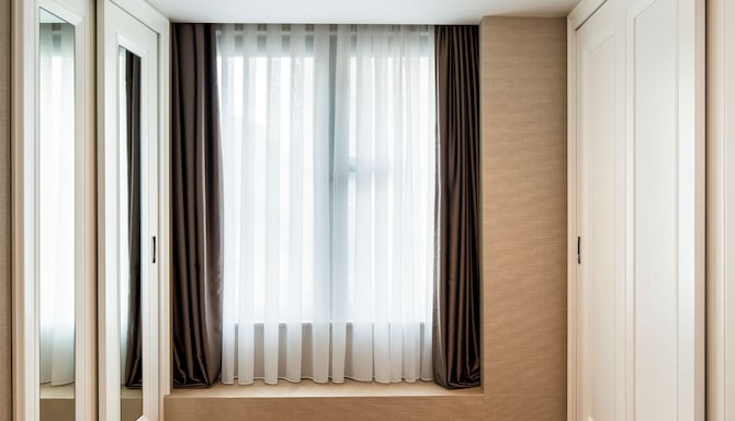 Radisson Blu Hotel, Istanbul Sisli - Panoramic Suite dressing room