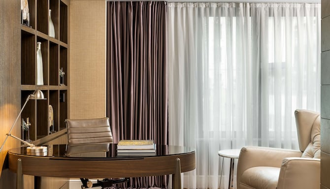 Radisson Blu Hotel, Istanbul Sisli - Superior Suite with kitchenette & lounge access