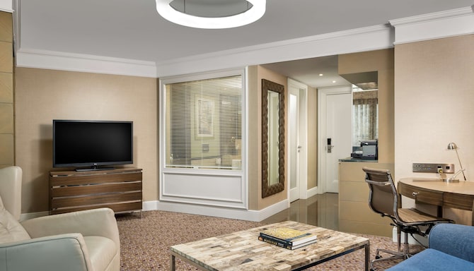 Radisson Blu Hotel, Istanbul Sisli - Suite with city view & lounge access