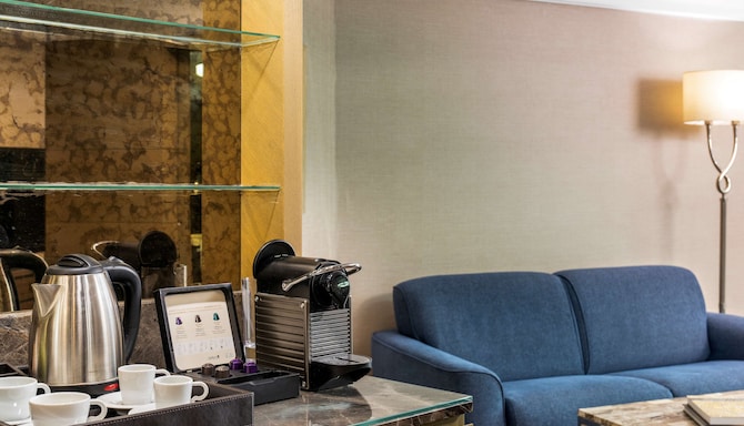 Radisson Blu Hotel, Istanbul Sisli - Suite with city view & lounge access