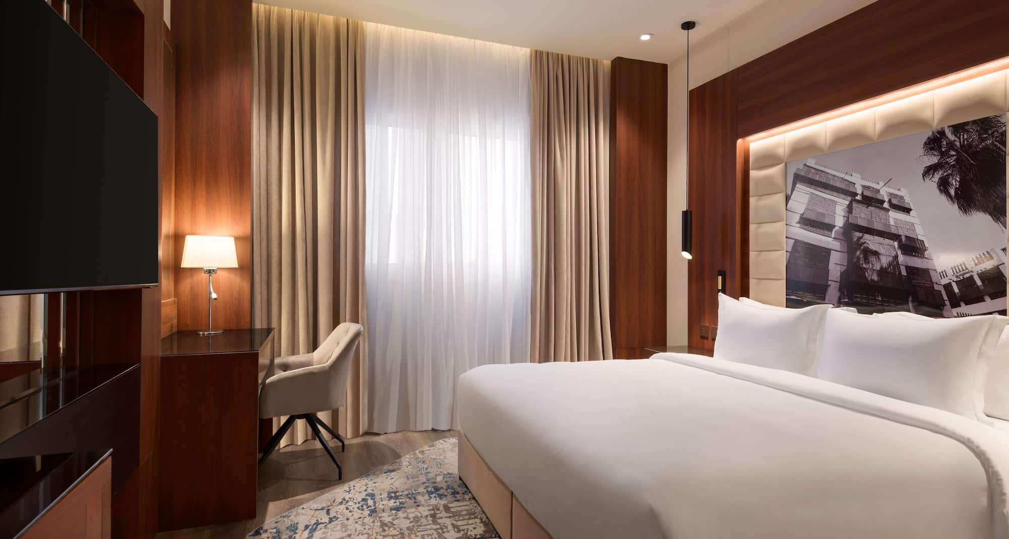 Radisson Blu Hotel, Jeddah Al Hamra - Standard & Superior King Room