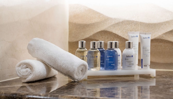 Radisson Blu Hotel, Jeddah Al Salam - Bathroom amenities