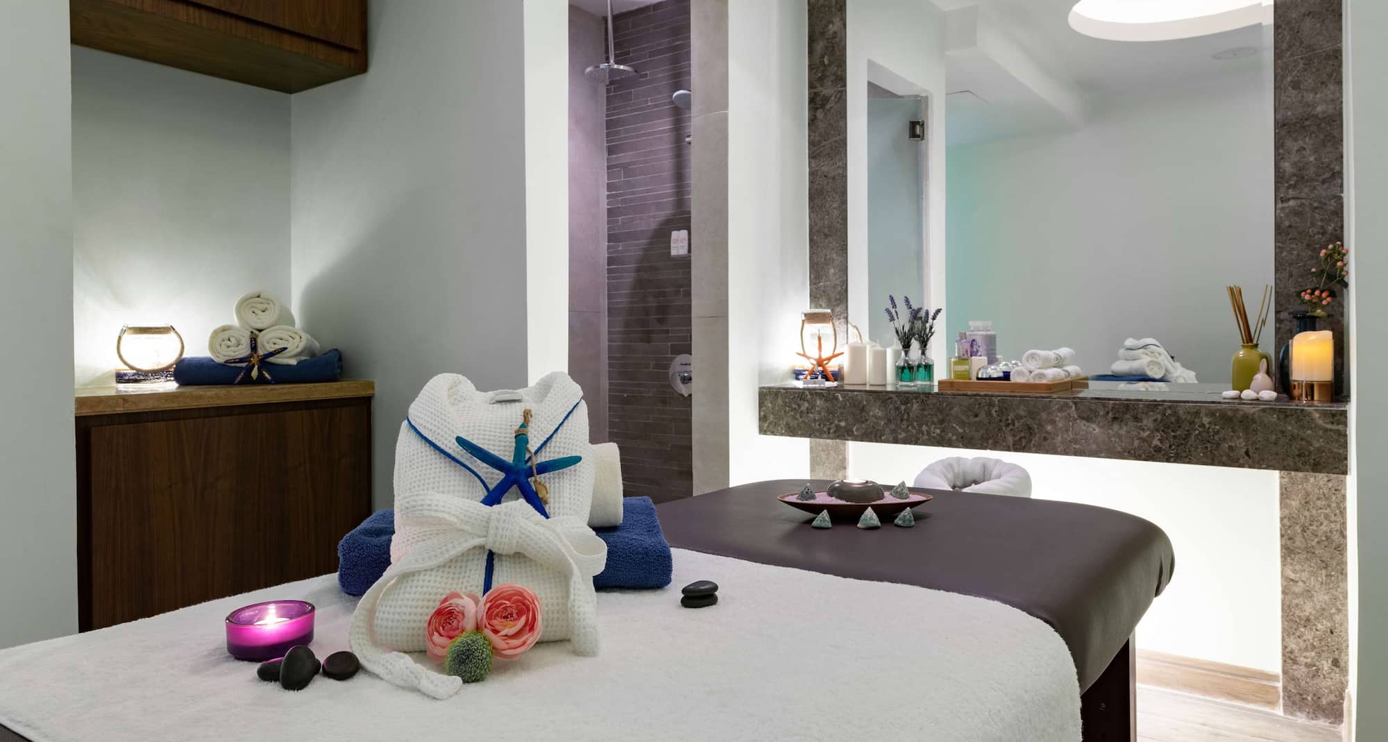 فندق راديسون بلو، جدة السلام - وسائل الراحة بالفندق