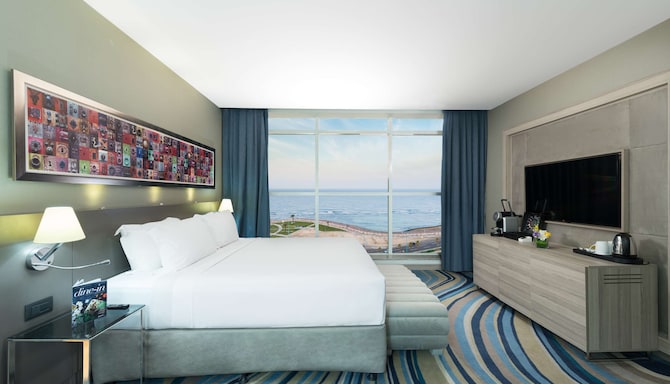 Radisson Blu Hotel, Jeddah Corniche - Business Class Room