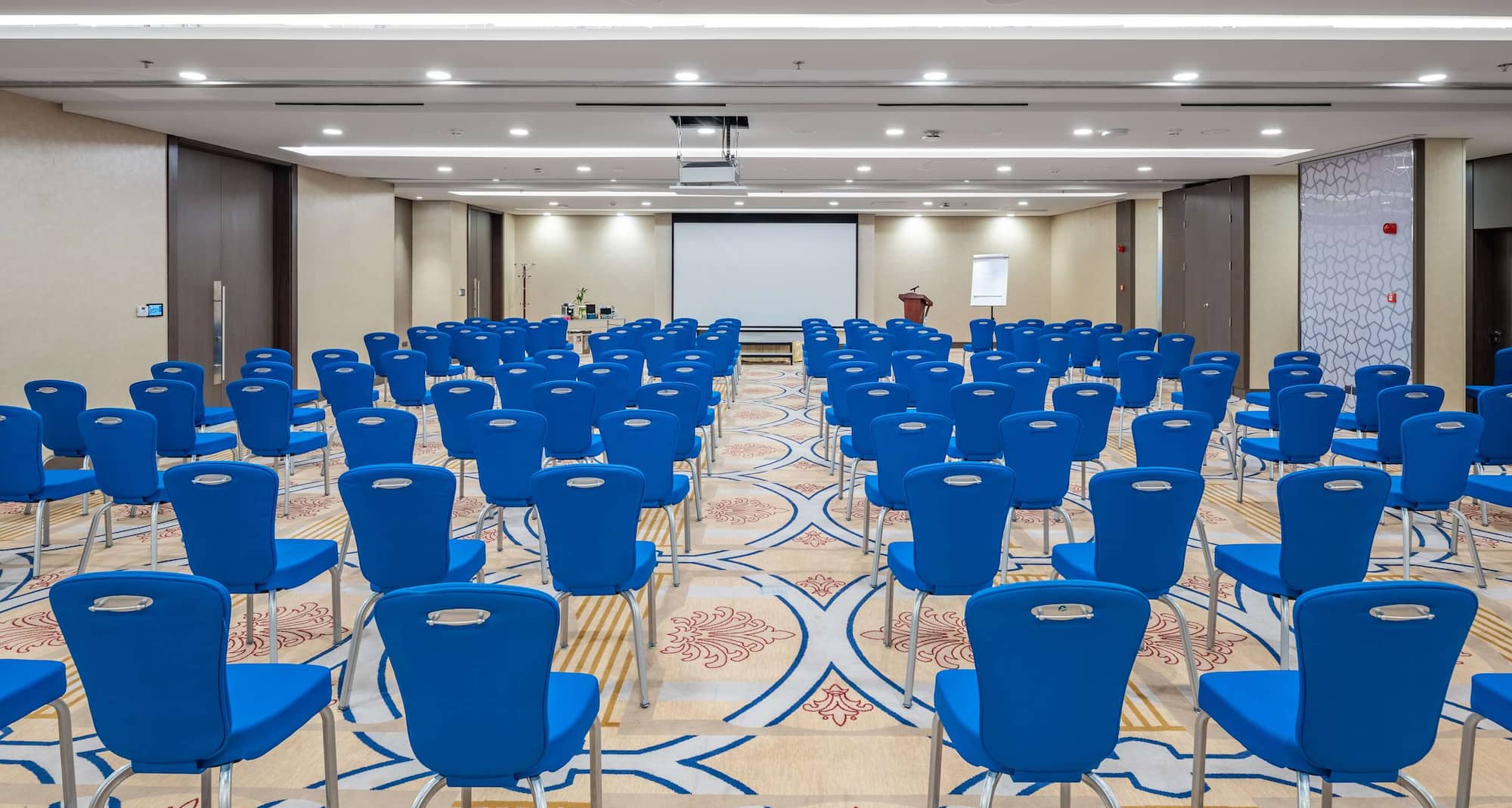 Radisson Blu Hotel, Jeddah Corniche - Meeting Room - Miramar theater style