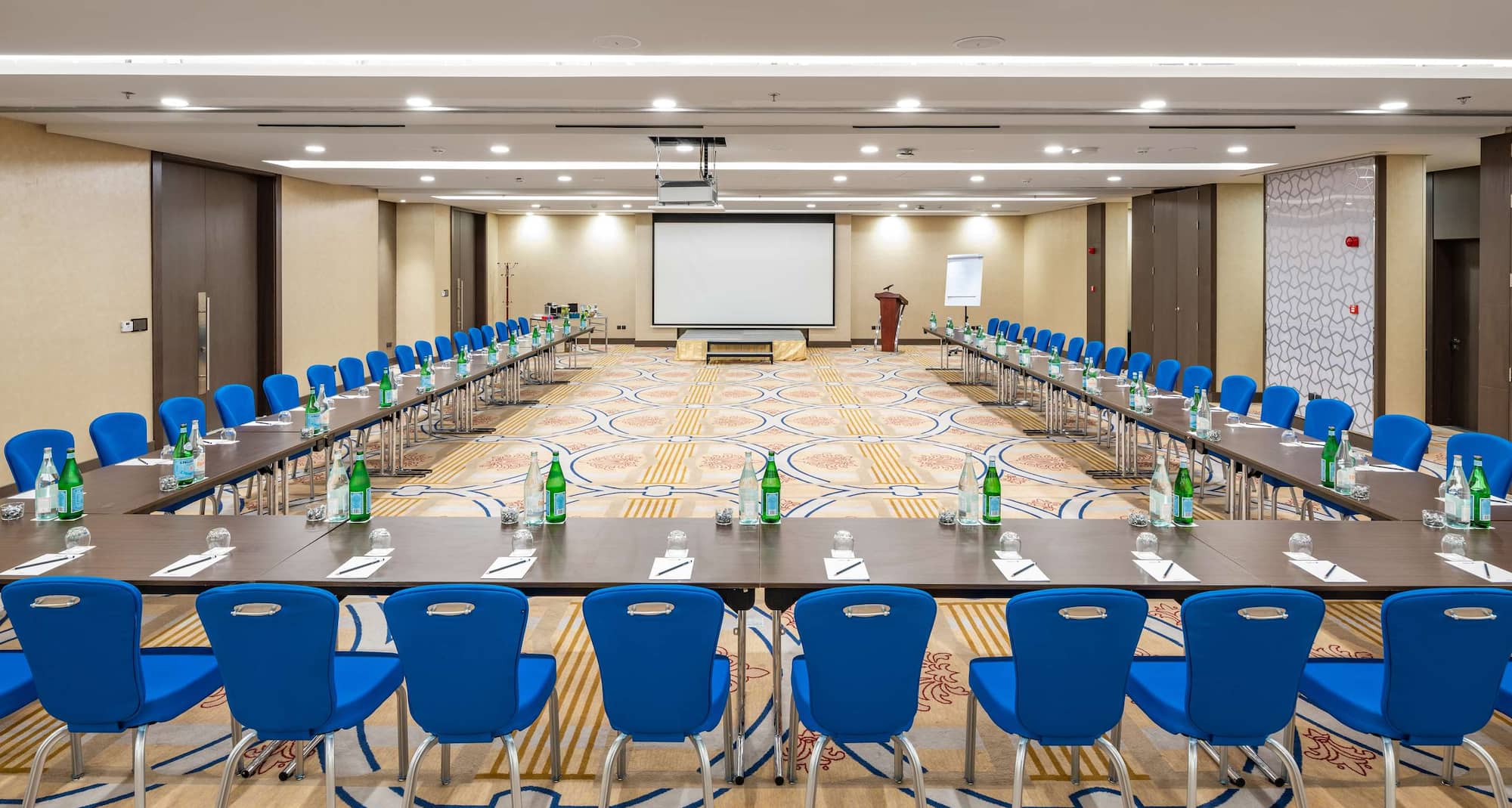 Radisson Blu Hotel, Jeddah Corniche - Meeting Room - Miramar U-Shape