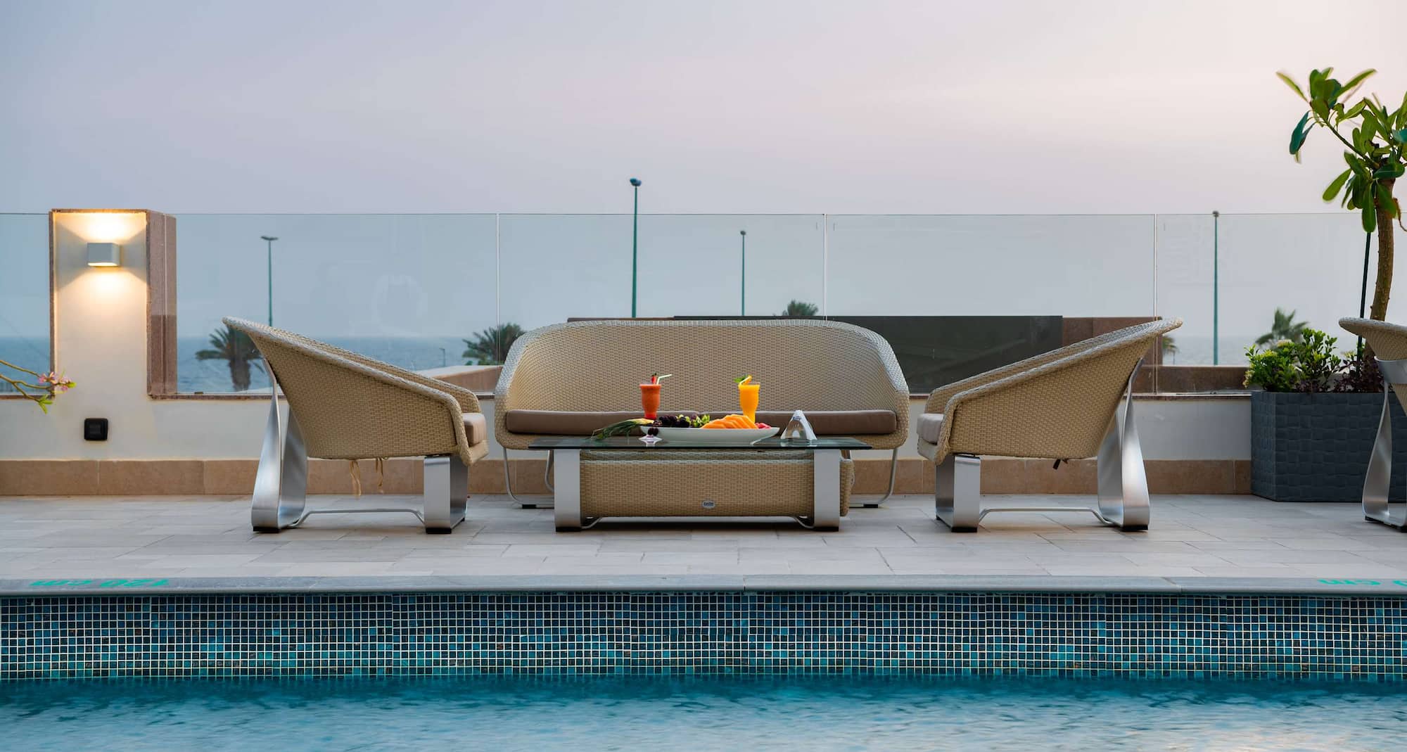 فندق راديسون بلو، جدة الكورنيش - حمام سباحة في الهواء الطلق