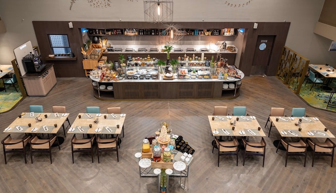 Radisson Blu Hotel, Jeddah Corniche - Larder Restaurant