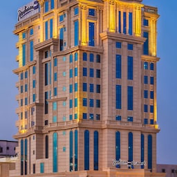 Radisson Blu Plaza Hotel, Jeddah - Hotel exterior