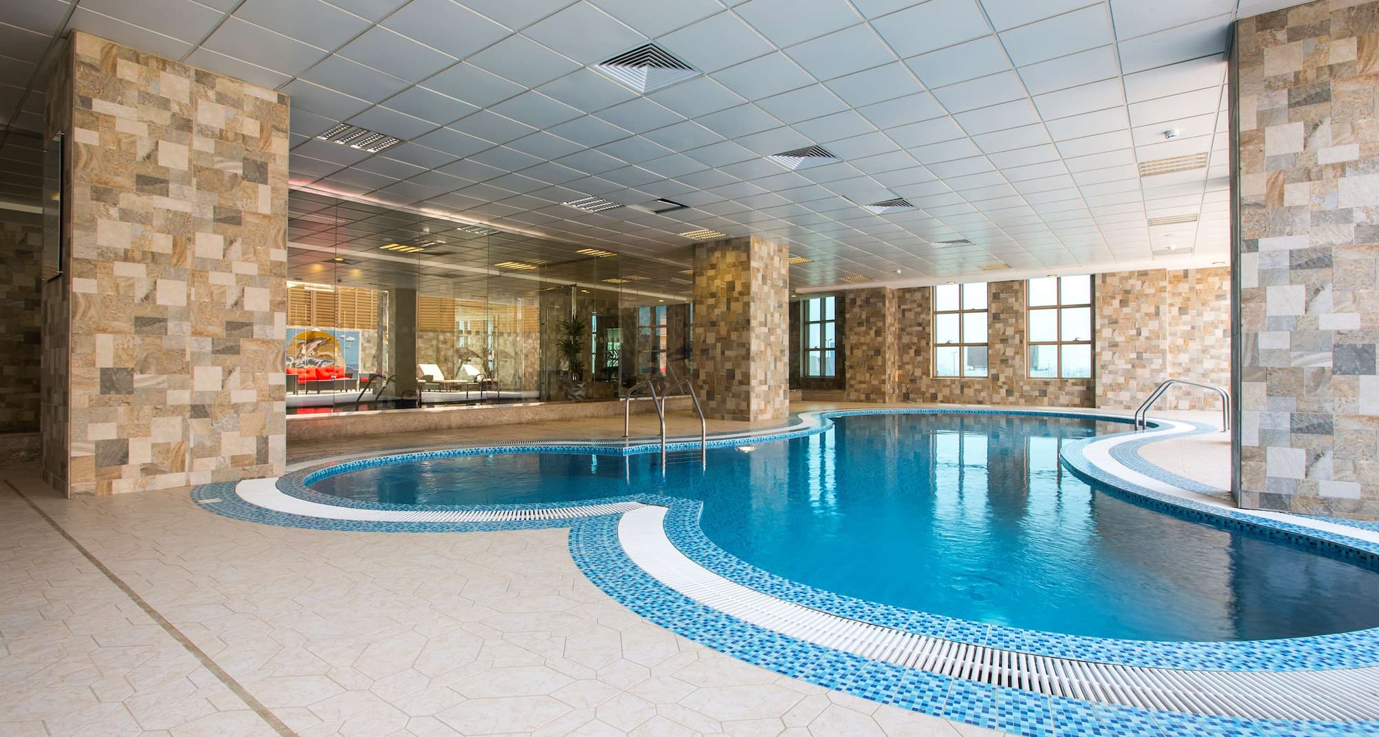 Radisson Blu Plaza Hotel, Jeddah - Pool area