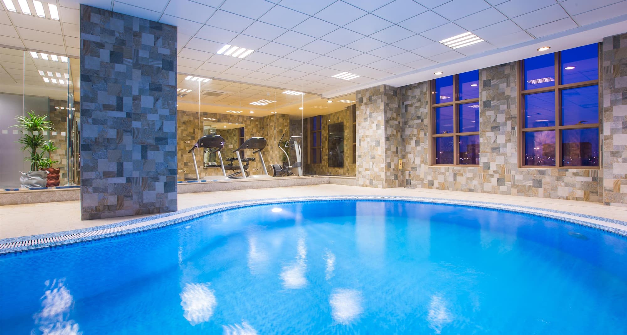 Radisson Blu Hotel, Jeddah Plaza - Pool Area