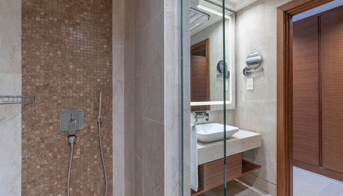 Radisson Blu Hotel, Juba - Suite bathroom