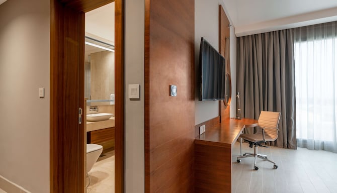 Radisson Blu Hotel, Juba - Premium Suite with lounge access