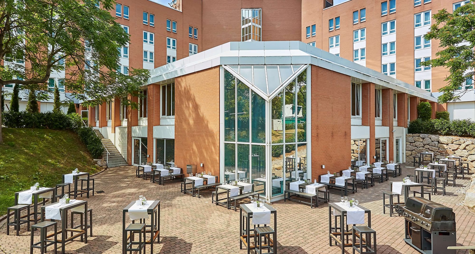 Radisson Blu Hotel, Karlsruhe - Ettlingen Terrace w/ BBQ set-up