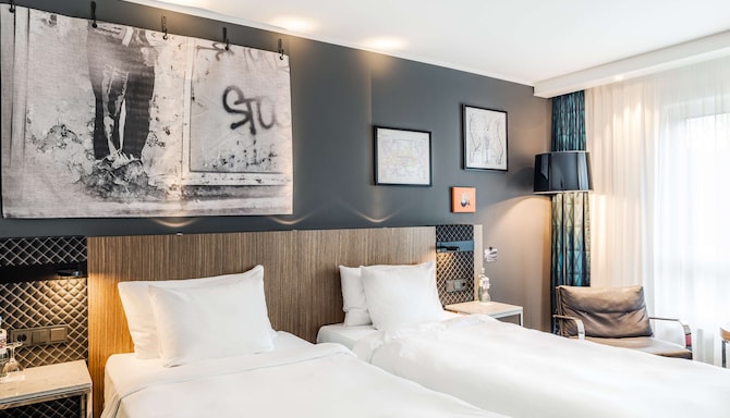 Radisson Blu Hotel, Karlsruhe - Standard Room with twin beds