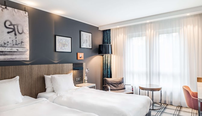 Radisson Blu Hotel, Karlsruhe - Standard Room with twin beds