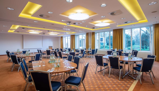 Radisson Blu Hotel, Karlsruhe - Karlsruhe 1 and 2 with cabaret setup