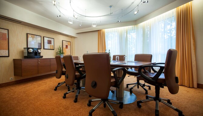 Radisson Blu Hotel Karlsruhe – Executive Boardroom – Tagungsraum