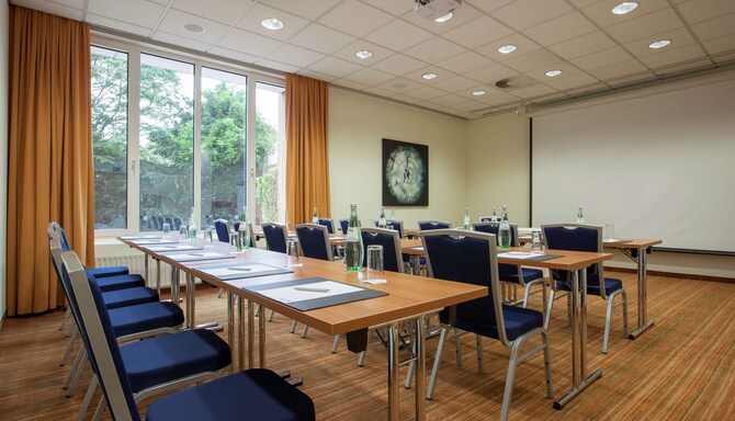 Radisson Blu Hotel Karlsruhe – Tagungsraum – Parlamentarische Bestuhlung