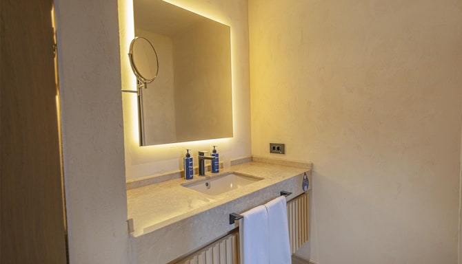 Radisson Blu Hotel, Kas - Гостевая комната с ванной