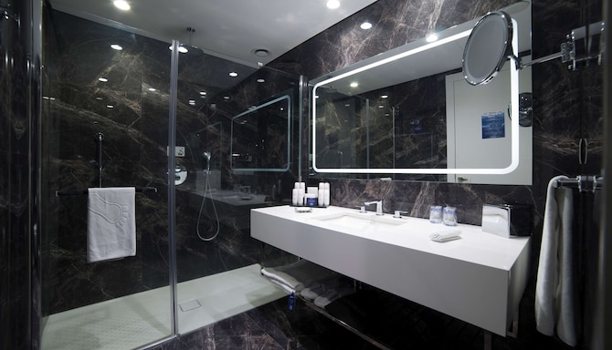 Radisson Blu Hotel, Kayseri - Bathroom