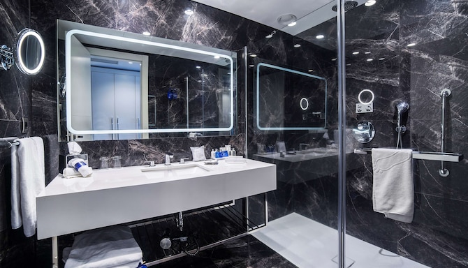 Radisson Blu Hotel, Kayseri - Executive Room bathroom