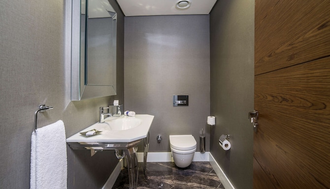 Radisson Blu Hotel, Kayseri - One Bedroom Suite bathroom