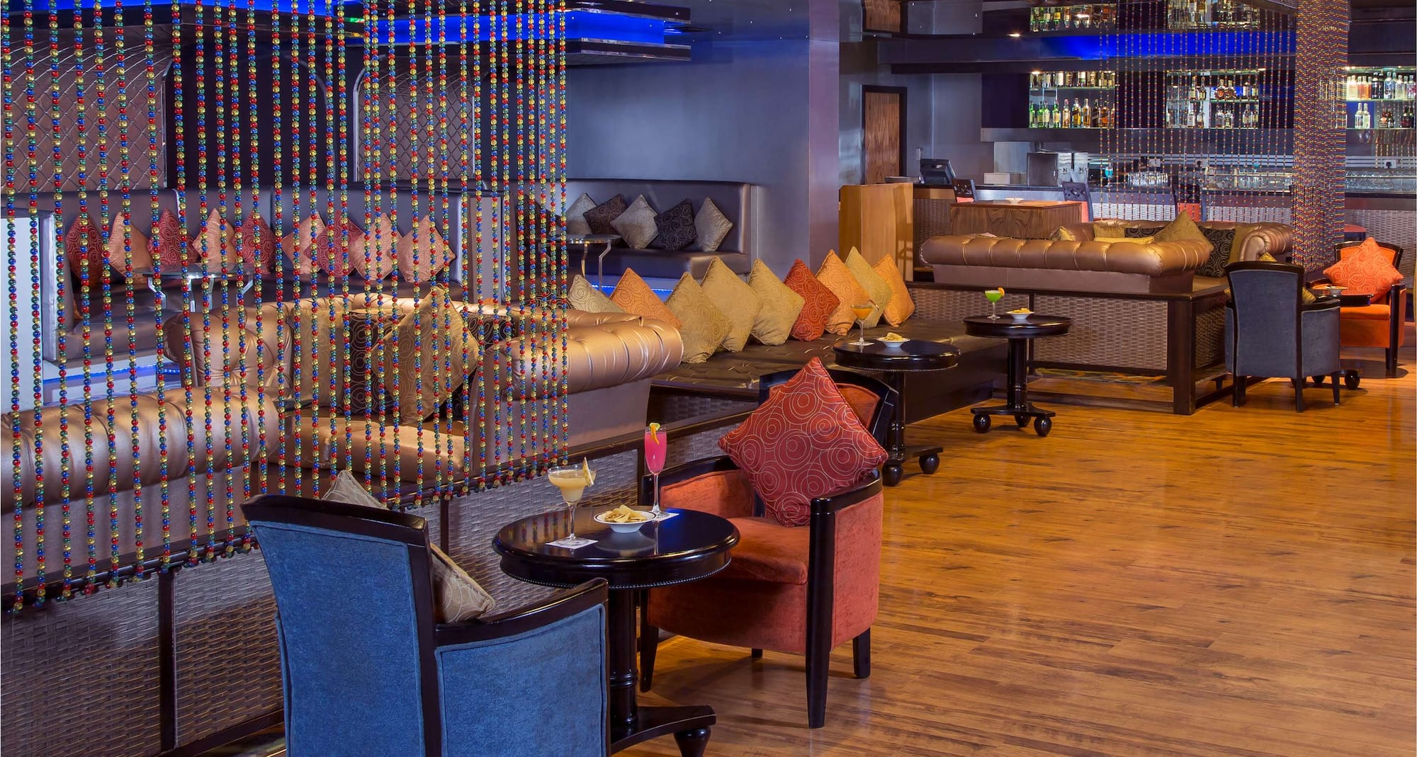 Radisson Blu Hotel, Kochi - Bar Lounge