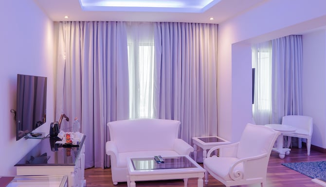 Radisson Blu Hotel, Kochi - Business Class Living Room