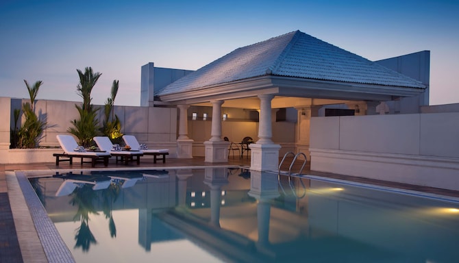 Radisson Blu Hotel, Kochi - Pool