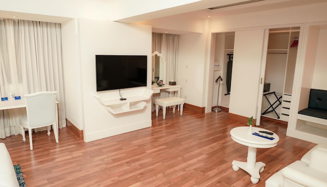 Radisson Blu Hotel, Kochi - Executive Suite