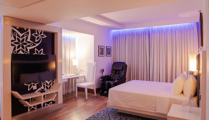 Radisson Blu Hotel, Kochi - Presidential Suite Bedroom