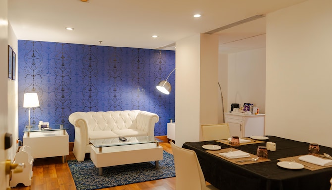 Radisson Blu Hotel, Kochi - Executive Suite Living Room